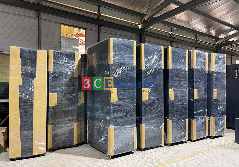 tủ rack 45u được đóng gói
