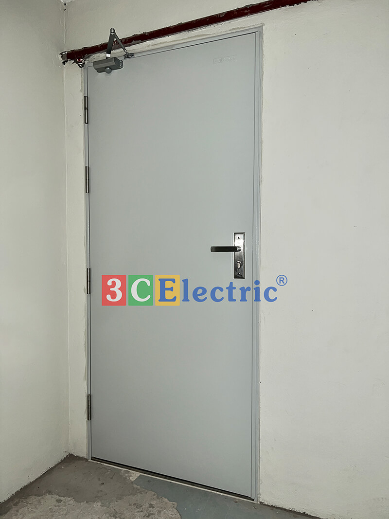 cửa chống cháy lắp chung cư mini